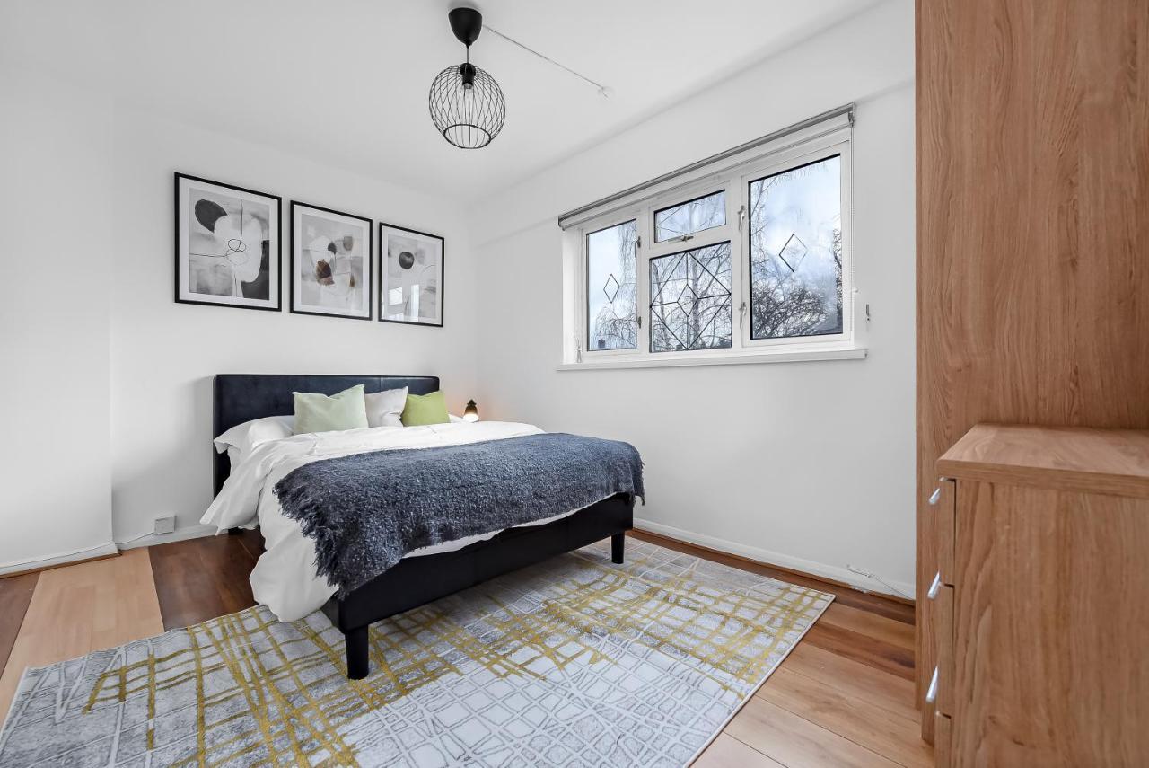Stylish Excel 3 Bedroom Flat London Exterior photo
