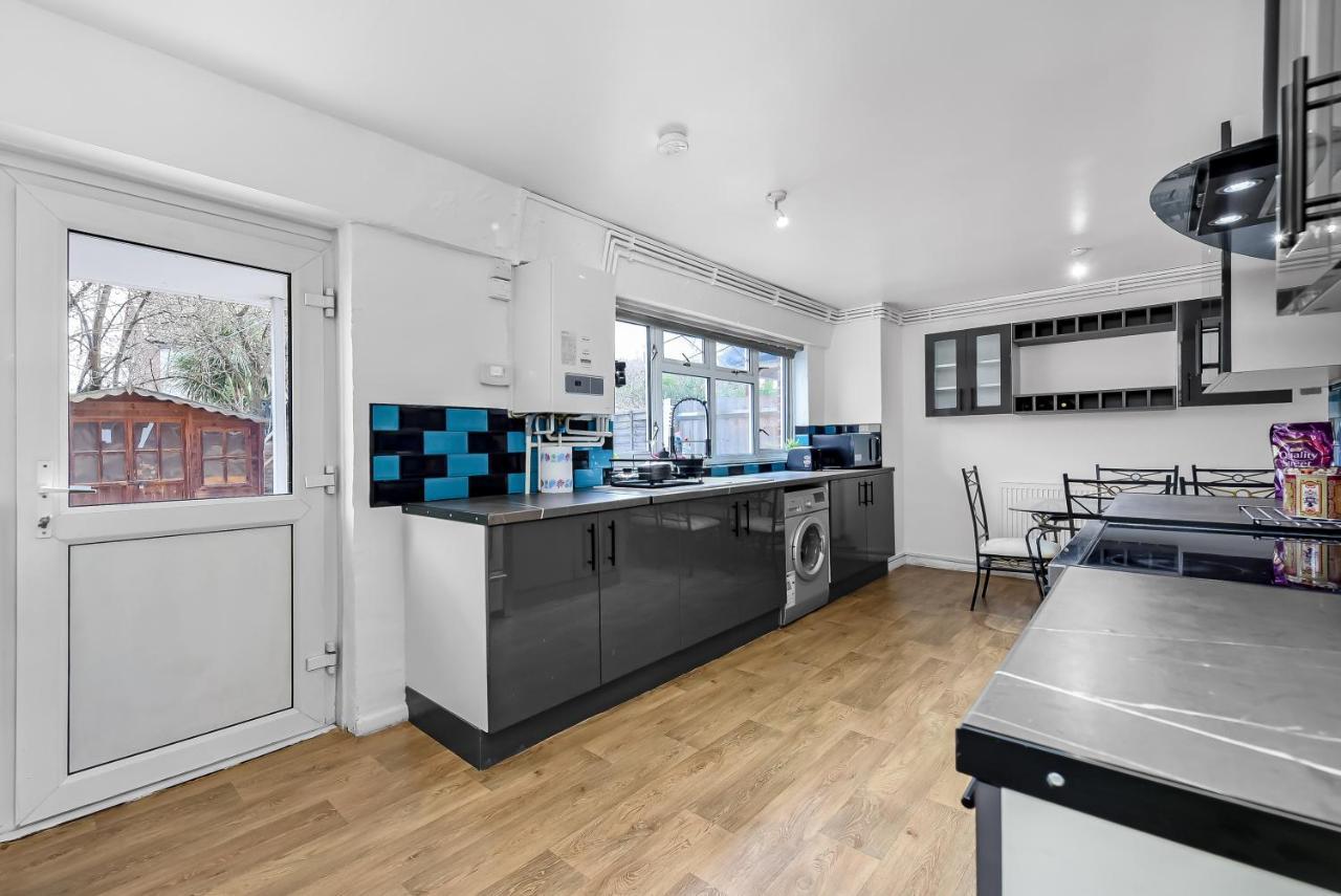 Stylish Excel 3 Bedroom Flat London Exterior photo